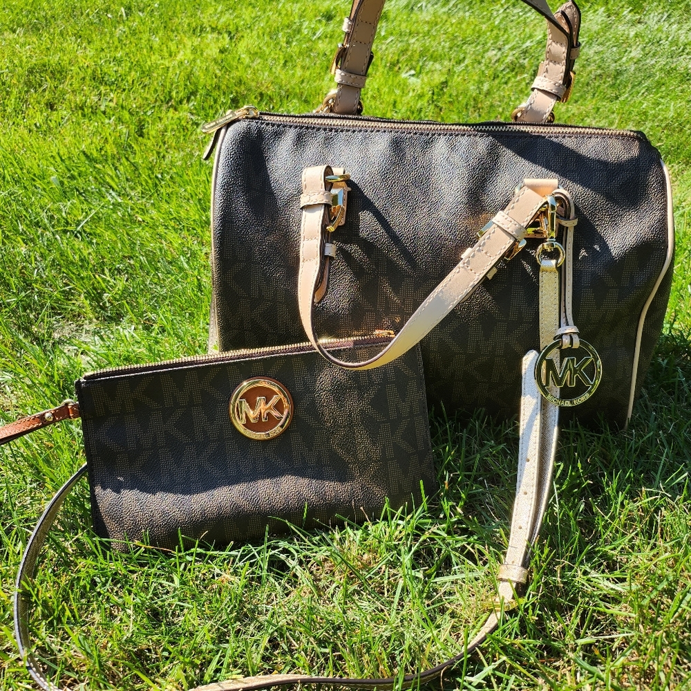 Michael Kors w/tags duffle and wristlet/wallet